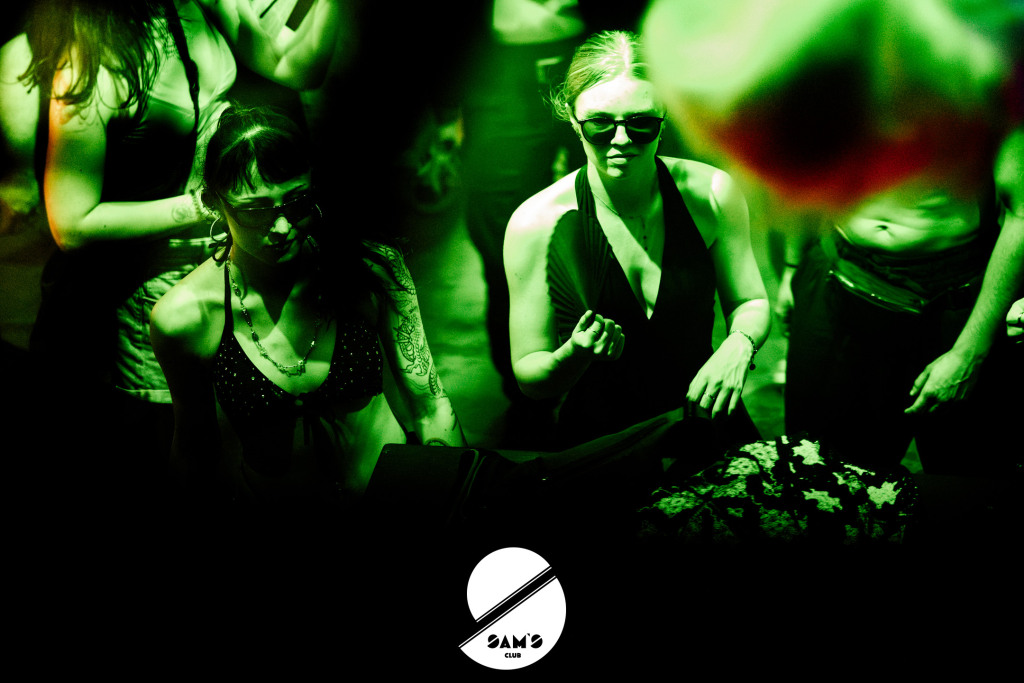 1_final_sams_wmns_wm-18